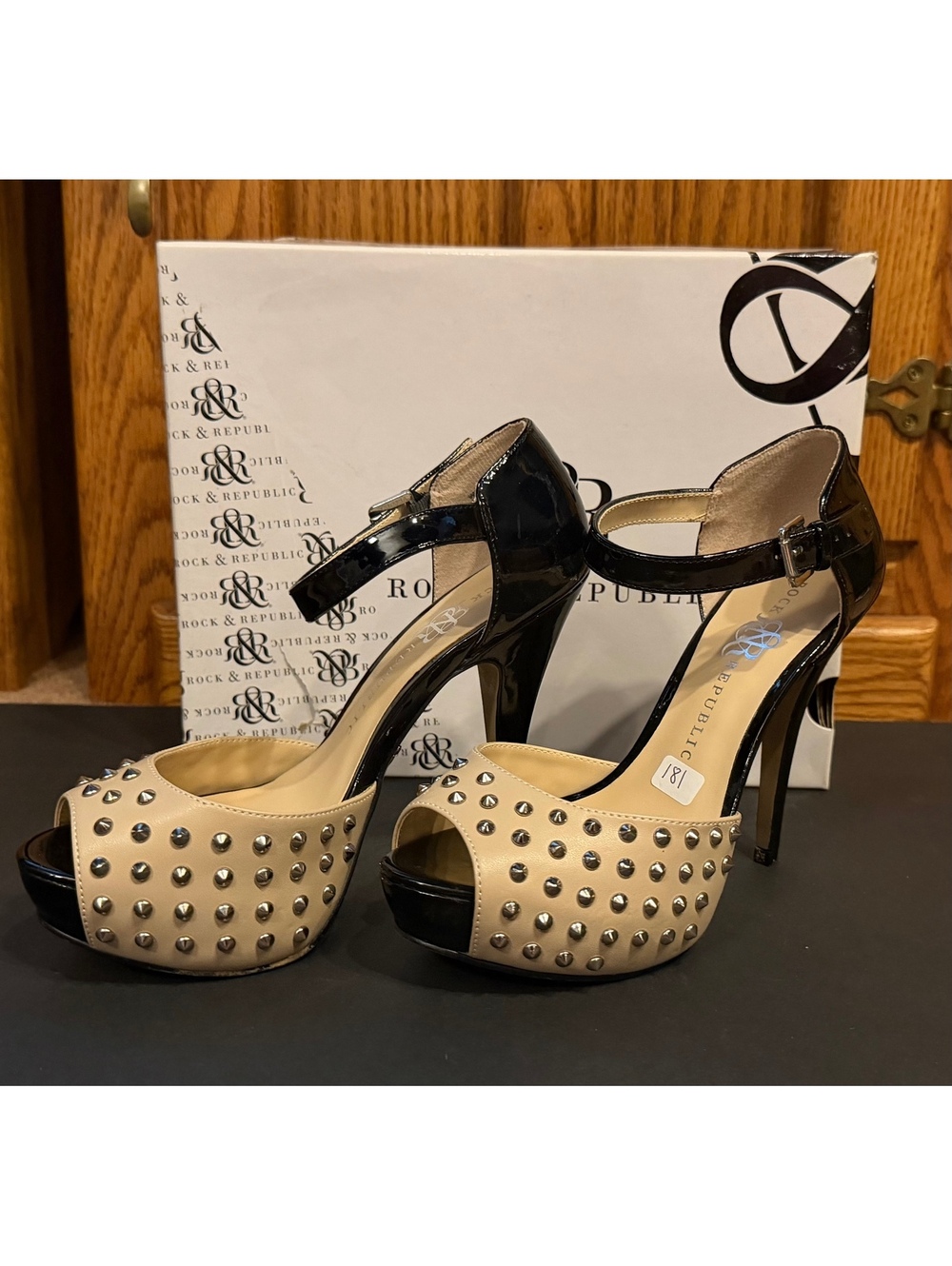 Rock & Republic RRKURTTAN Studded Peep Toe Ankle Strap High Heel Sandals Size 7